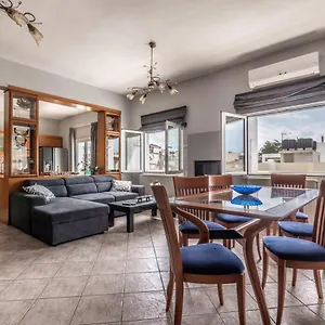 Spacious Near Downtown Candia
